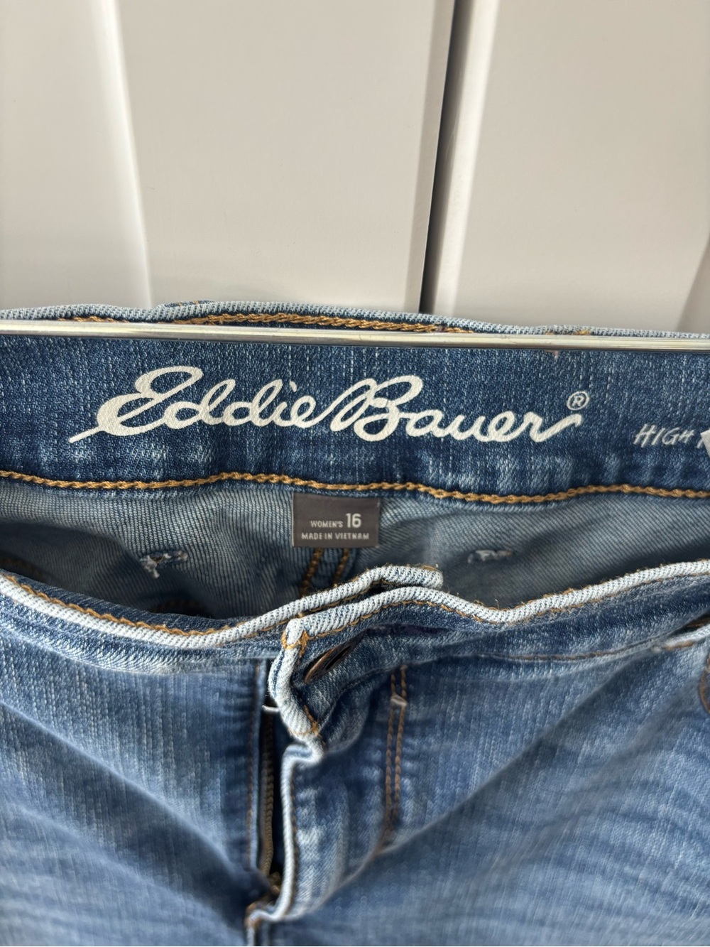 Eddie Bauer High-Rise Boot Cut VOYAGER medium Blue Women's Jeans